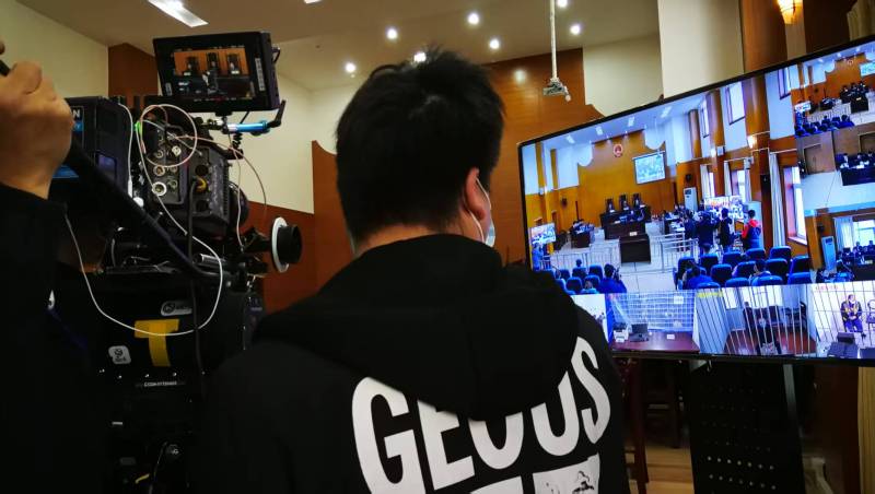 AI生成VS人工创意——石河子市广告片拍摄公司的技术浪漫主义实践